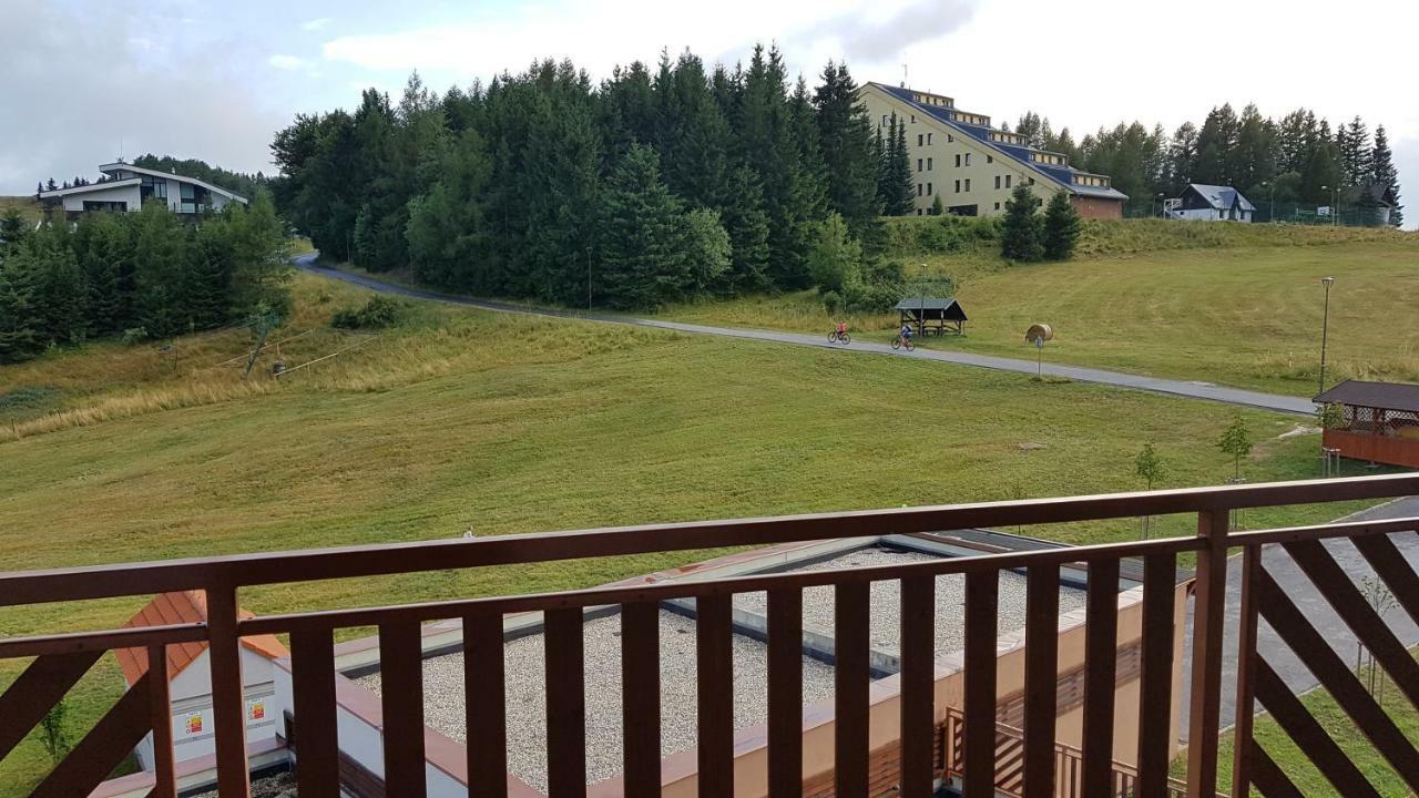 Apartman-Bruno Donovaly Buitenkant foto